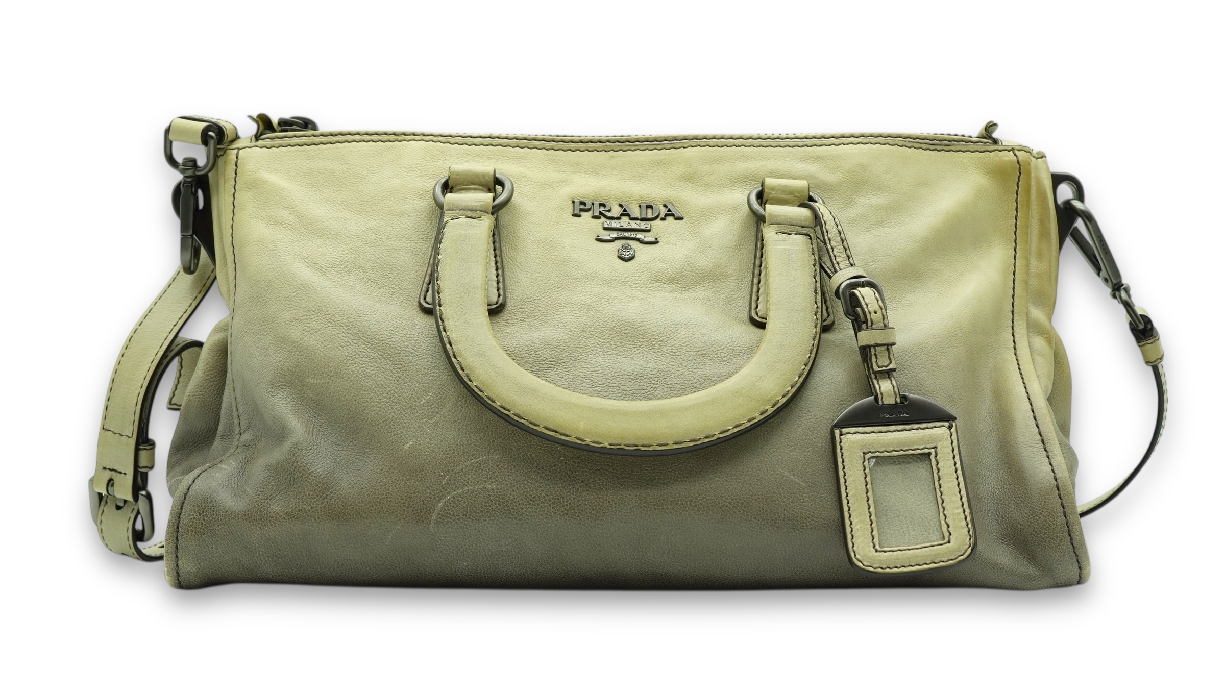 プラダ　ハンドバッグの革修理（色変え補修）